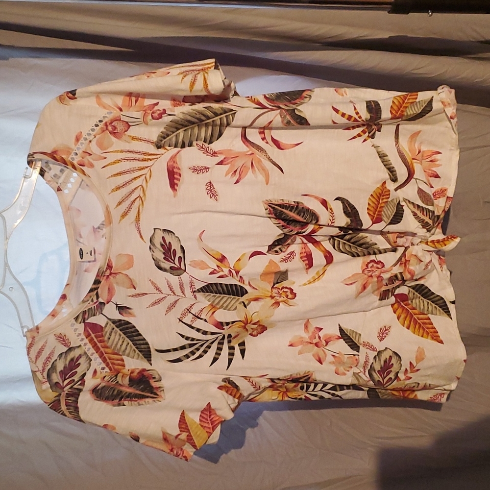 Xl old navy floral top